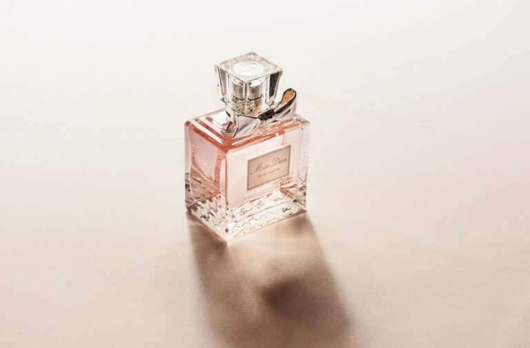 Cómo elegir el perfume perfecto: guía práctica según ocasión y personalidad