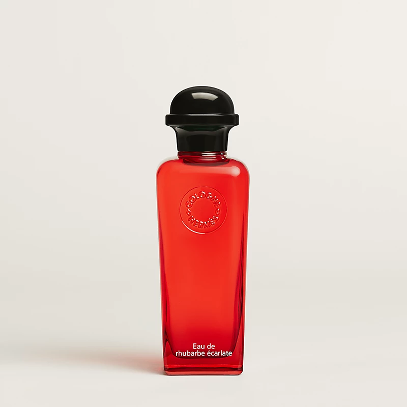 eau-de-rhubarbe-ecarlate-eau-de-cologne--107157V0-worn-1-0-0-800-800_gERM eau-de-rhubarbe-ecarlate-eau-de-cologne--107157V0-worn-1-0-0-800-800_gERM